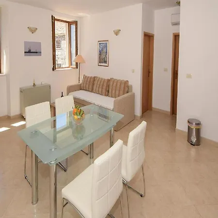 Ferienwohnung Fuer 5 Personen Ca 58 Qm In Orebic, Dalmatien Sueddalmatien Apartman
